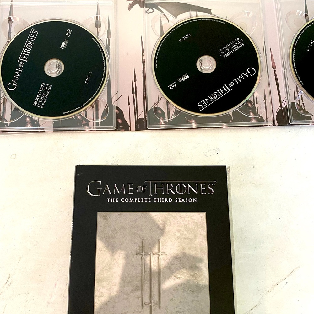 GAME OF THRONES, The complete Third Season 5 blue Ray Disc New in box Never used